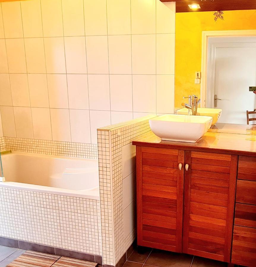 Appartement Vue Mer กงการ์โน ภายนอก รูปภาพ